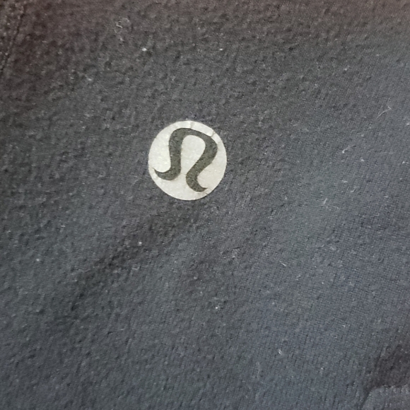 2 pairs lululemon crops - Picture 3 of 6